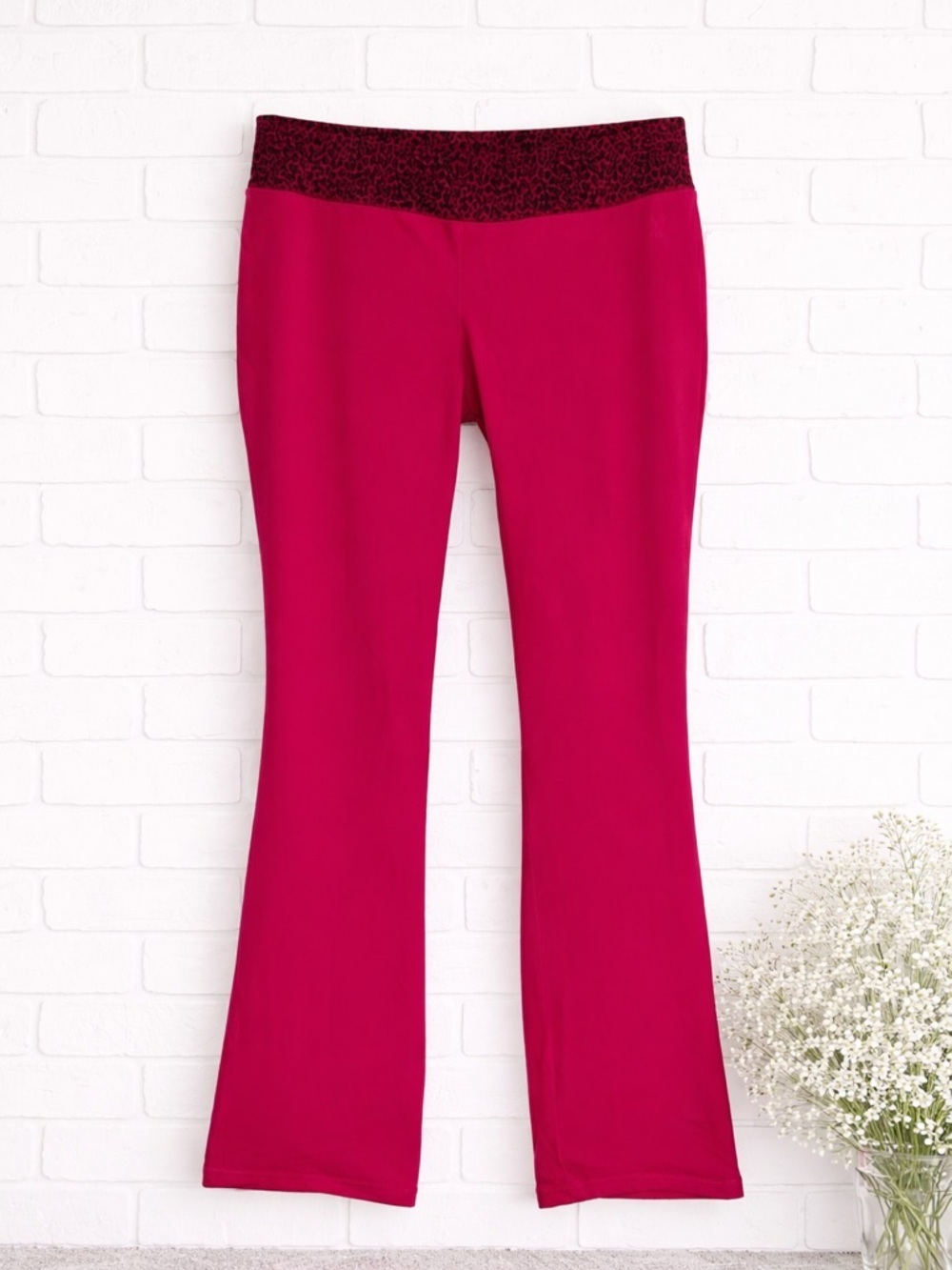 New York & Company Magenta Flare Yoga Pants with Leopard Patterned Waistband XL